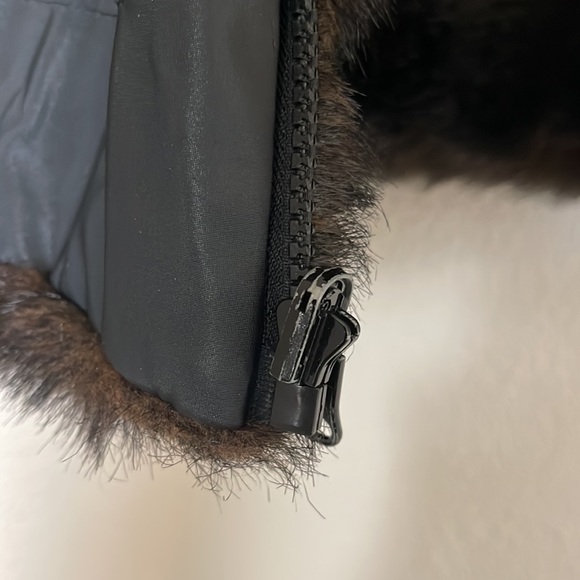 Beautiful Pleated Faux Fur Reversible Coat Size M - Picture 10 of 11